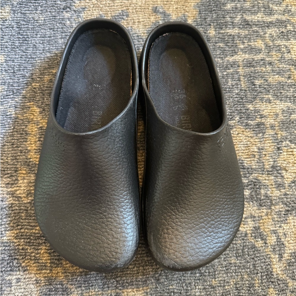 Birkenstock clogs black birki’s size 36 GUC
